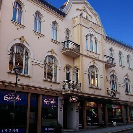 Grand Hotel ヘーネフォス エクステリア 写真